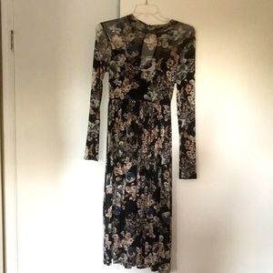Lush small flowered dress